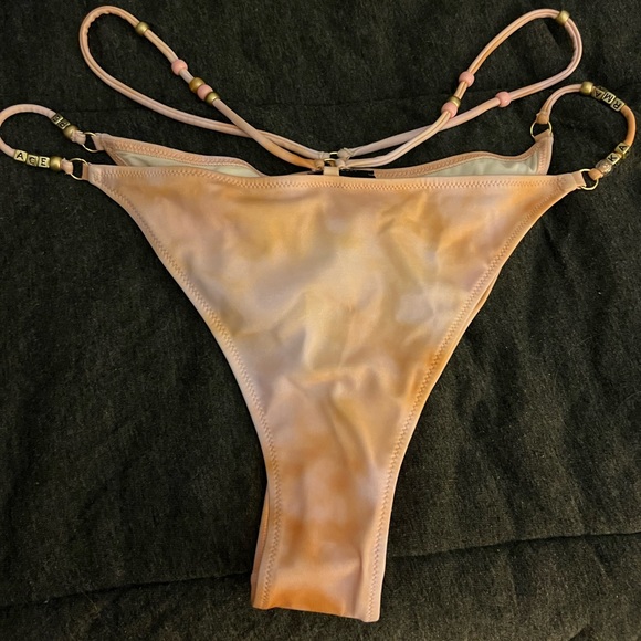 Leslie Amon Farita embellished tie-dyed bikini bottom - Picture 4 of 5